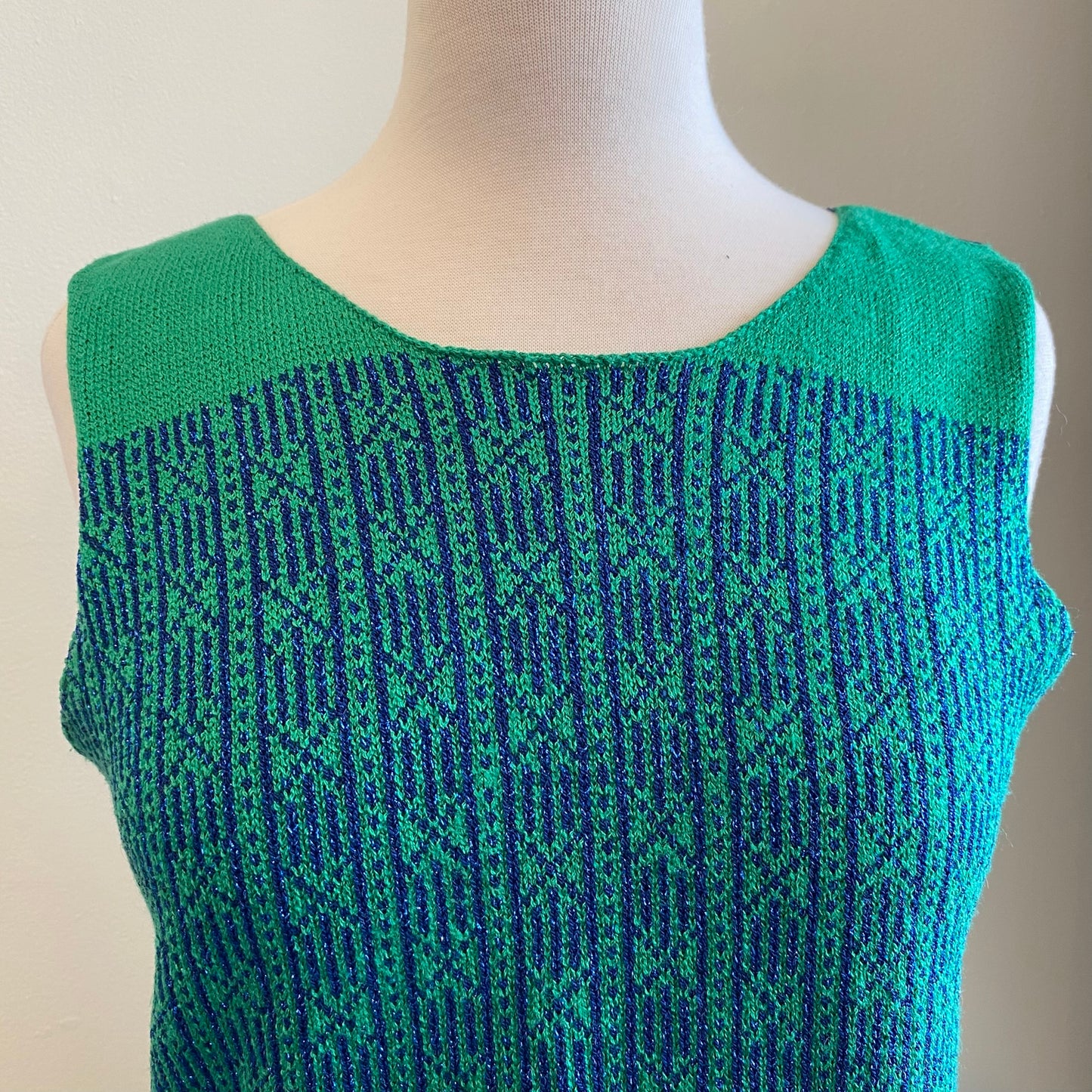 Sleeveless Jacquard knit top