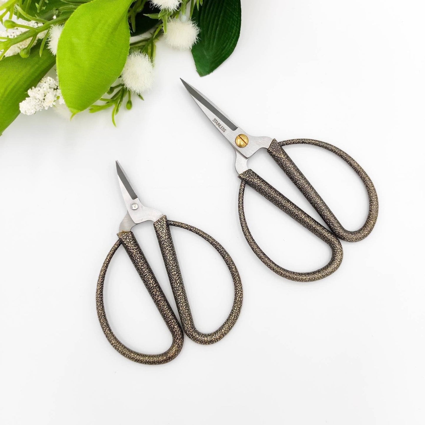 Black and gold mottled 5" scissors