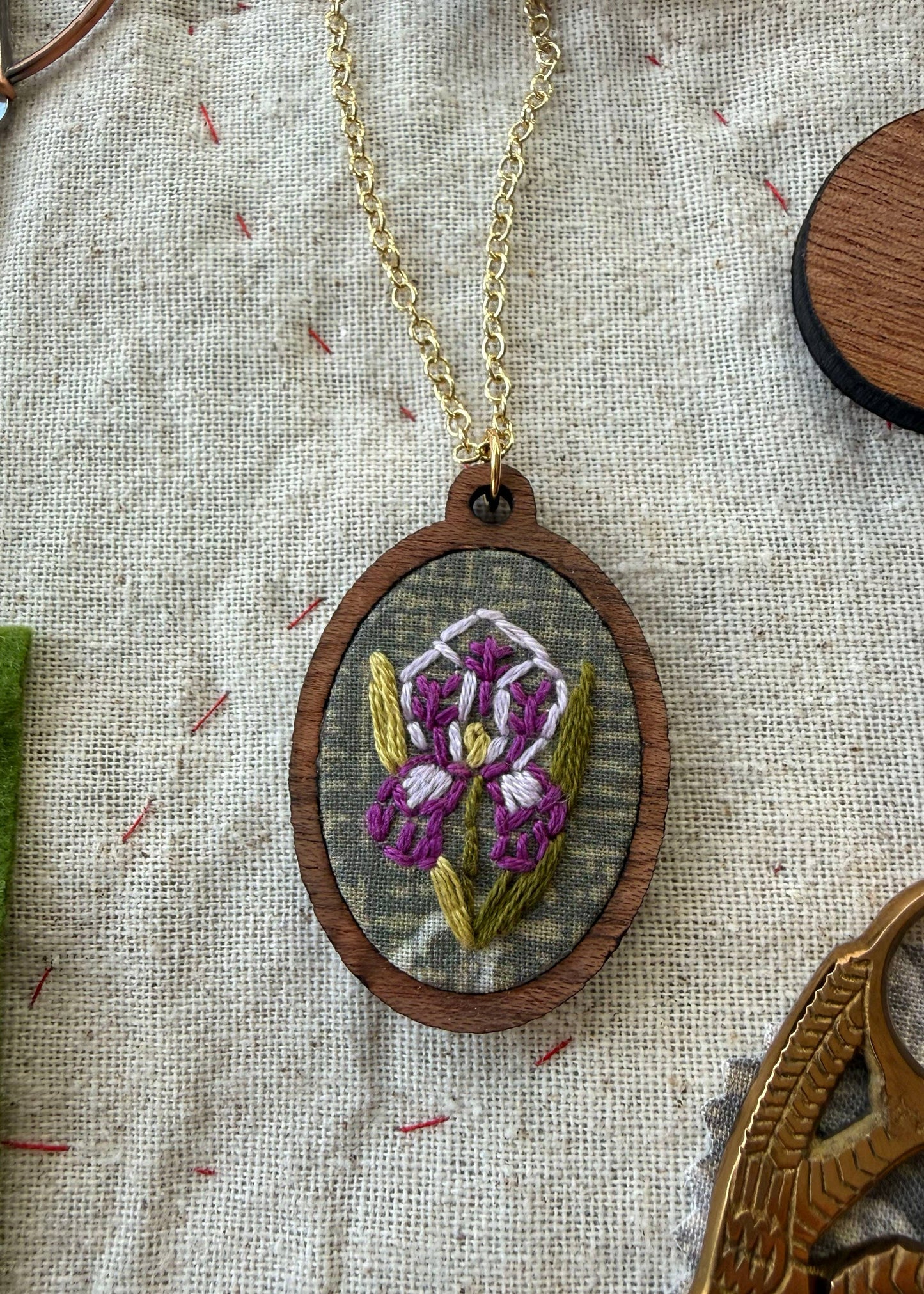 Iris Embroidery Necklace Kit