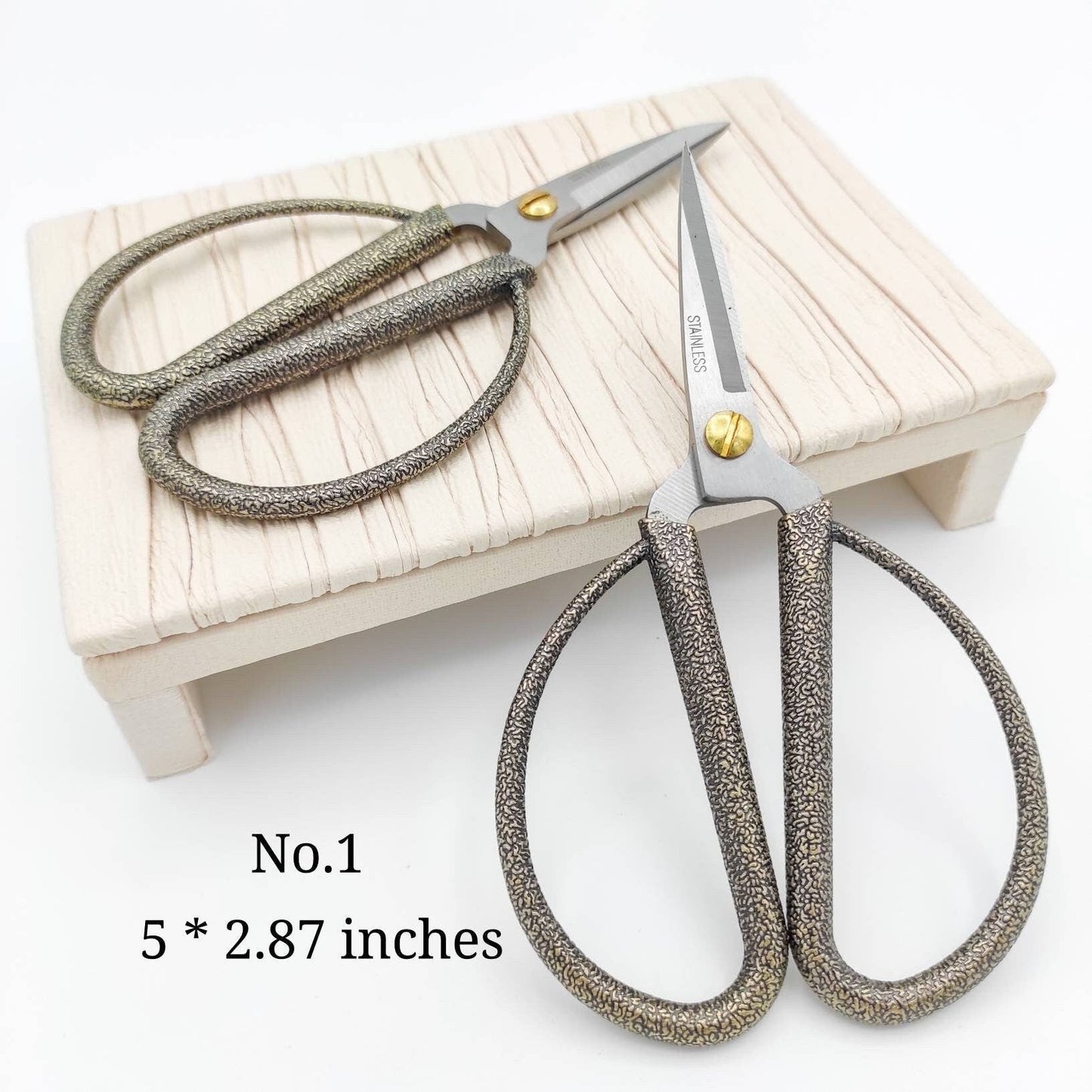 Black and gold mottled 5" scissors