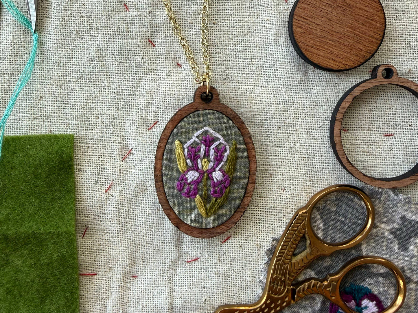 Iris Embroidery Necklace Kit